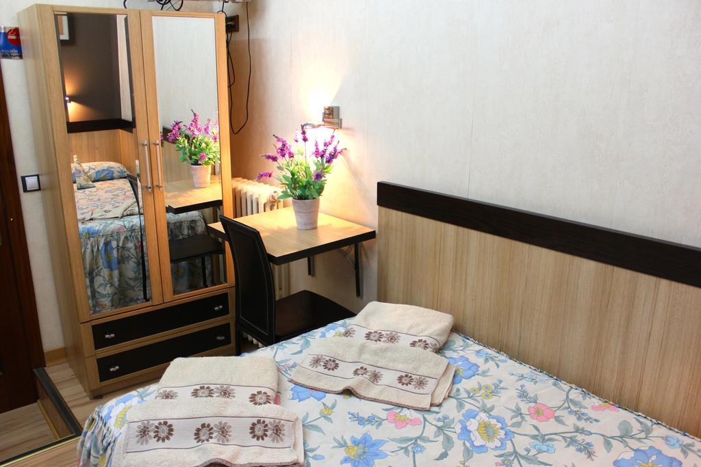 Hostal De La Torre Hostal Economico Valladolid Bilik gambar