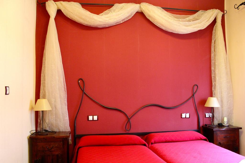 Hostal De La Torre Hostal Economico Valladolid Bilik gambar
