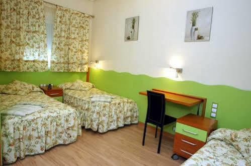 Hostal De La Torre Hostal Economico Valladolid Luaran gambar